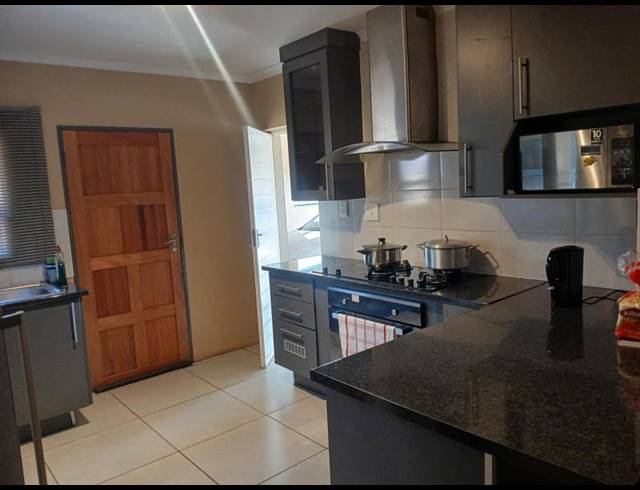 4 BEDROOM HOUSE FOR SALE IN HESTEAPARK